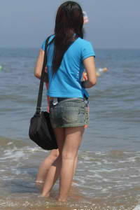 献b门 庄巧涵图片